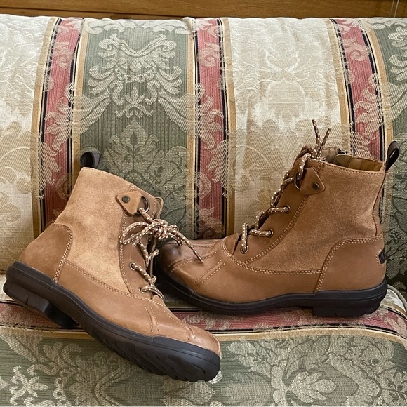 UGG Hapsburg Duck Boot. Chestnut leather
N10-7 - Picture 3 of 8